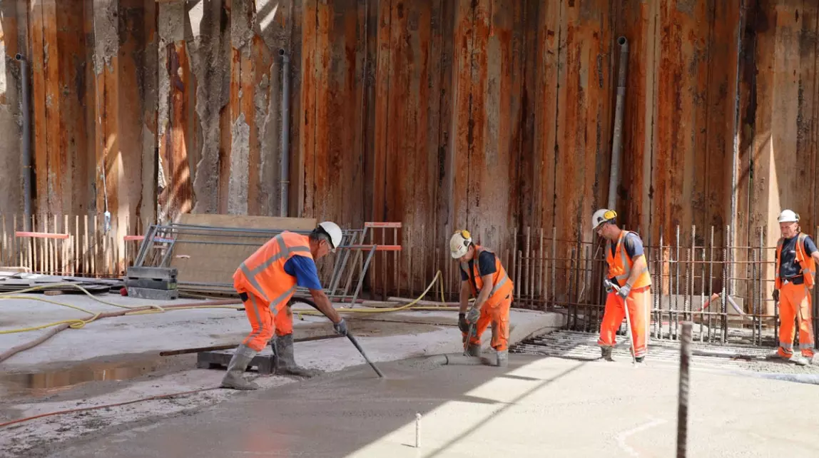 Bouwvakker aan het werk